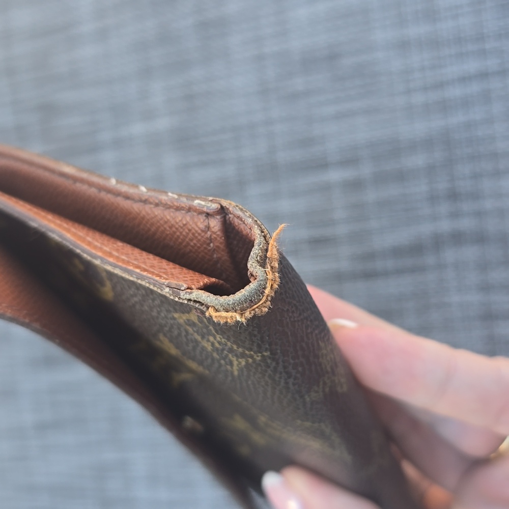 Free With $200 Purchase Louis Vuitton Monogram Wallet - Picture 10 of 14